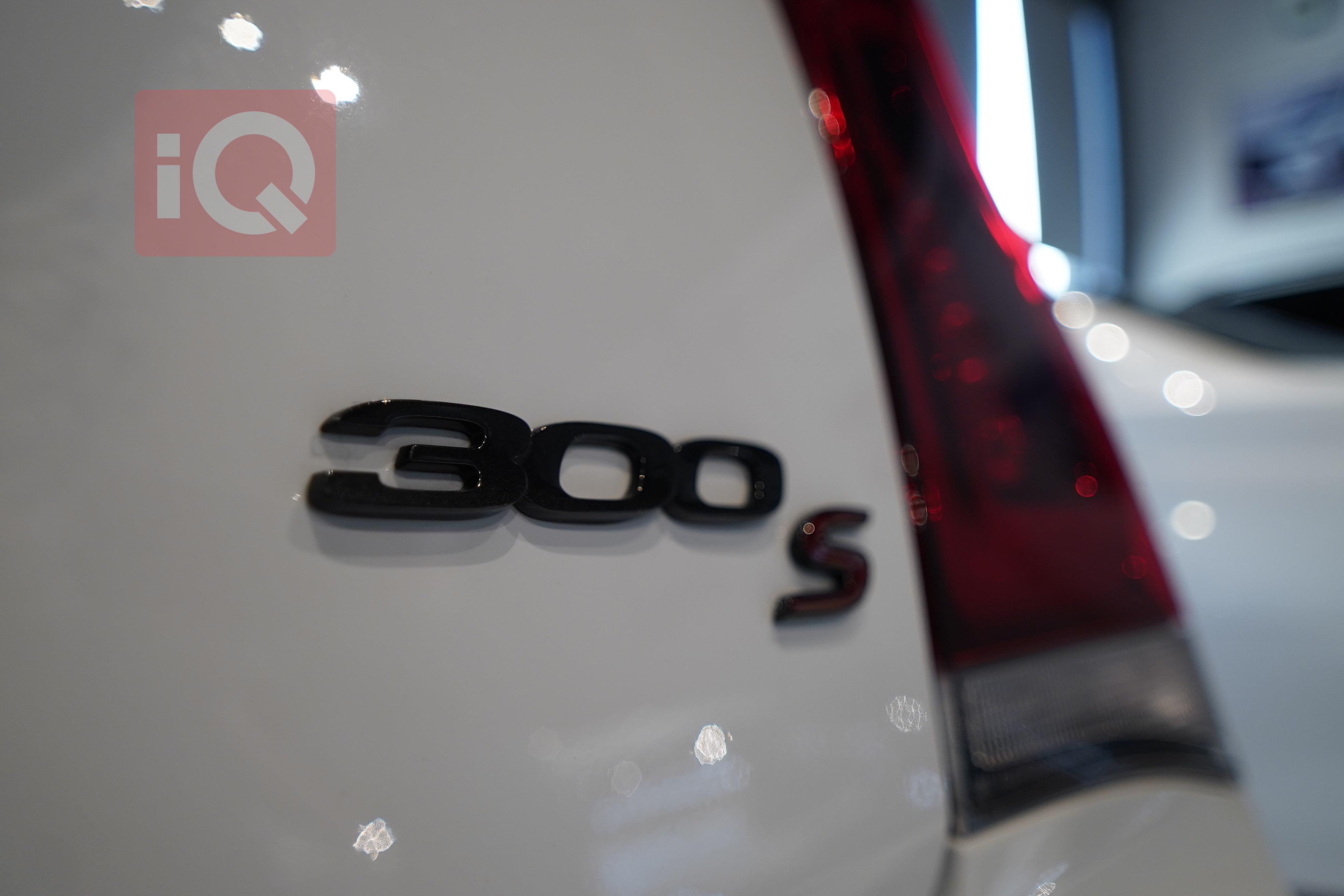 كرايسلر 300